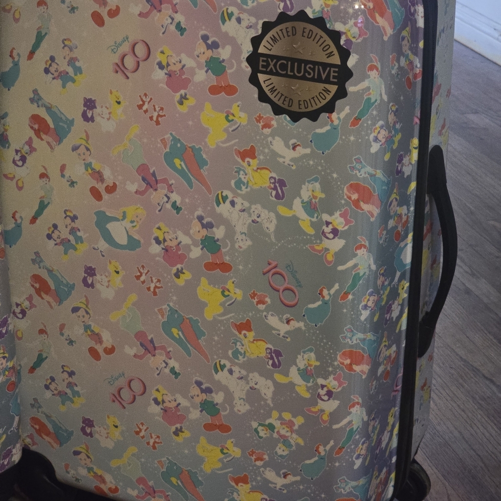 Disney100 luggae - Picture 6 of 10